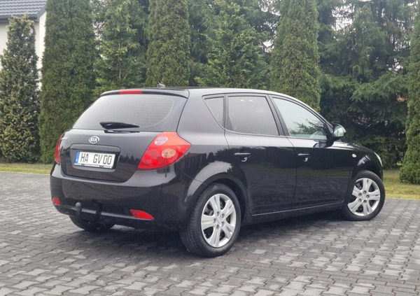 Kia Ceed cena 17999 przebieg: 200000, rok produkcji 2008 z Gostynin małe 407
